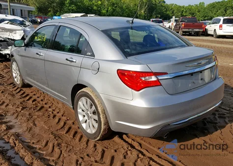 2013 Chrysler 200 Limited z USA, uszkodzony, nr VIN 1C3CCBCG6DN716391